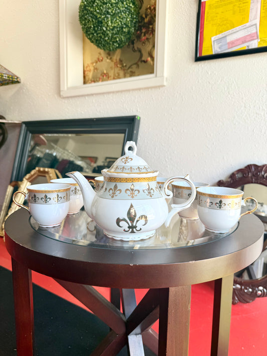 Vintage Italian Fleur De Lis Design Fine Porcelain Teapot & Cup Set